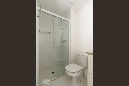 Banheiro de kitnet/studio para alugar com 1 quarto, 48m² em Mooca, São Paulo