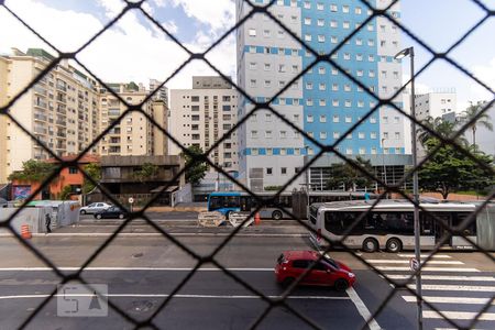 Apartamento para alugar com 160m², 3 quartos e sem vaga Apartamento para alugar com 160m², 3 quartos e sem vagaVista da varanda da suíte