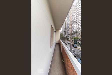 Apartamento para alugar com 160m², 3 quartos e sem vaga Apartamento para alugar com 160m², 3 quartos e sem vagaVaranda