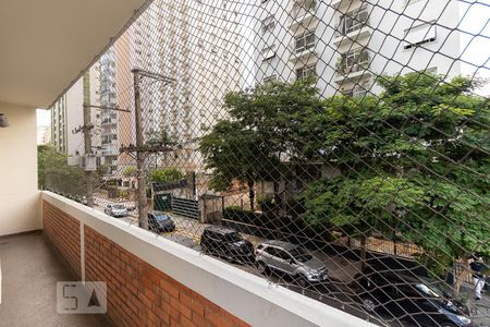 Apartamento para alugar com 160m², 3 quartos e sem vaga Apartamento para alugar com 160m², 3 quartos e sem vagaVaranda