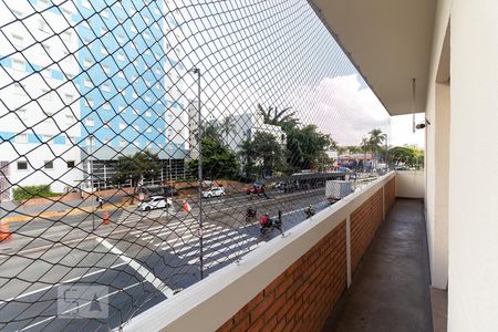 Apartamento para alugar com 160m², 3 quartos e sem vaga Apartamento para alugar com 160m², 3 quartos e sem vagaVaranda