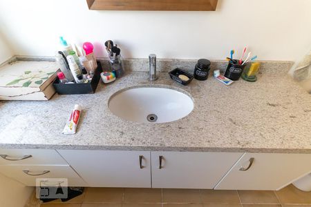 Apartamento para alugar com 160m², 3 quartos e sem vaga Apartamento para alugar com 160m², 3 quartos e sem vagaBanheiro da suíte