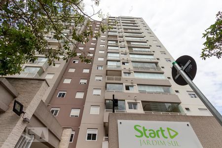 Apartamento para alugar com 75m², 2 quartos e 2 vagas Apartamento para alugar com 75m², 2 quartos e 2 vagasFachada