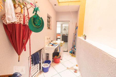 Casa à venda com 329m², 4 quartos e 5 vagas Casa à venda com 329m², 4 quartos e 5 vagasÁrea de Serviço