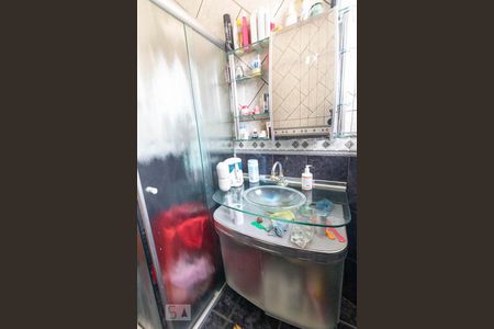 Casa à venda com 329m², 4 quartos e 5 vagas Casa à venda com 329m², 4 quartos e 5 vagasBanheiro da Suíte 1