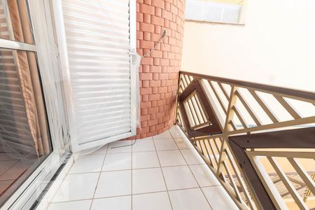 Casa à venda com 329m², 4 quartos e 5 vagas Casa à venda com 329m², 4 quartos e 5 vagasVaranda da Suíte 1