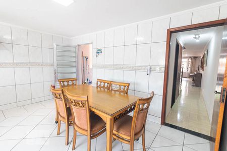 Casa à venda com 329m², 4 quartos e 5 vagas Casa à venda com 329m², 4 quartos e 5 vagasCozinha