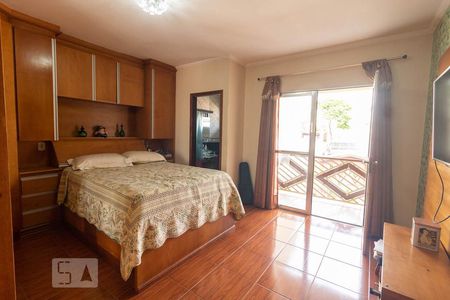 Casa à venda com 329m², 4 quartos e 5 vagas Casa à venda com 329m², 4 quartos e 5 vagasSuíte 1