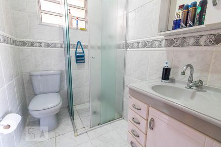 Casa à venda com 329m², 4 quartos e 5 vagas Casa à venda com 329m², 4 quartos e 5 vagasBanheiro da Suíte 2