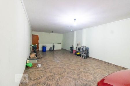 Casa à venda com 329m², 4 quartos e 5 vagas Casa à venda com 329m², 4 quartos e 5 vagasGaragem