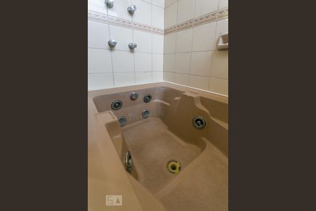 Casa à venda com 150m², 3 quartos e 2 vagasBanheiro Suite