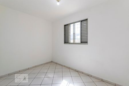 Quarto 2 de casa para alugar com 2 quartos, 50m² em Vila das Mercês, São Paulo