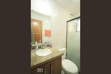 Banheiro Social de apartamento para alugar com 2 quartos, 66m² em Campestre, Santo André