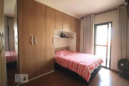 Quarto de apartamento à venda com 2 quartos, 66m² em Campestre, Santo André