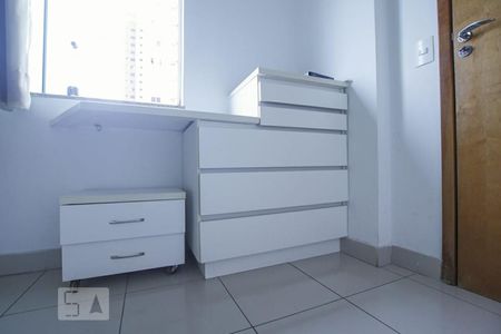 Apartamento para alugar com 36m², 1 quarto e 1 vagaDetalhe da Suíte - Armários