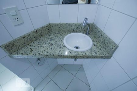 Apartamento para alugar com 36m², 1 quarto e 1 vagaDetalhe do Banheiro da Suíte - Pia