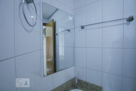 Apartamento para alugar com 36m², 1 quarto e 1 vagaDetalhe do Banheiro da Suíte - Espelho