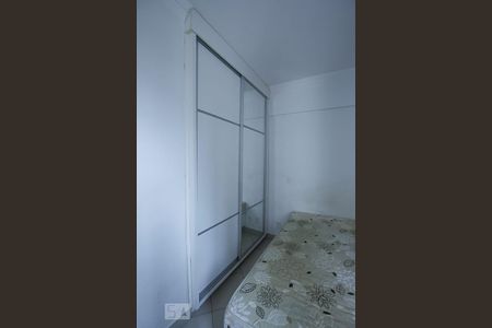 Apartamento para alugar com 36m², 1 quarto e 1 vagaDetalhe da Suíte - Armários