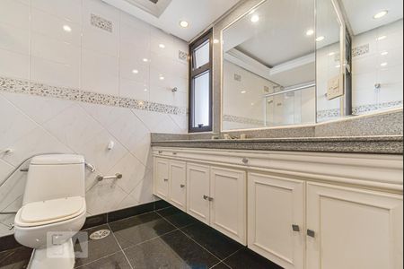 Apartamento à venda com 590m², 3 quartos e 5 vagasBanheiro Suite 2