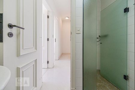 Apartamento à venda com 590m², 3 quartos e 5 vagasBanheiro de Serviço