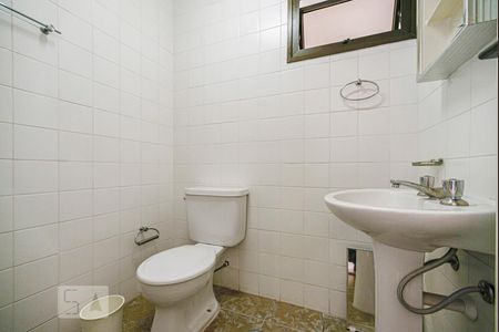 Apartamento à venda com 590m², 3 quartos e 5 vagasBanheiro de Serviço