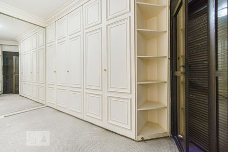 Apartamento à venda com 590m², 3 quartos e 5 vagasCloset da Suite 3