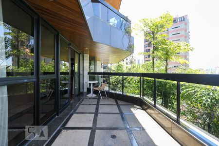 Varanda da sala de apartamento à venda com 4 quartos, 305m² em Vila Andrade, São Paulo