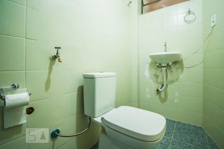 Banheiro de apartamento para alugar com 1 quarto, 47m² em Vila Lidia, Campinas