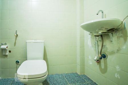 Banheiro de apartamento para alugar com 1 quarto, 47m² em Vila Lidia, Campinas