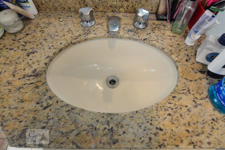 Apartamento à venda com 90m², 3 quartos e 1 vagaBanheiro do Quarto 2