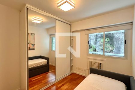Quarto de apartamento para alugar com 2 quartos, 90m² em Botafogo, Rio de Janeiro