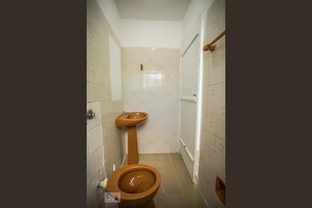 Casa à venda com 36m², 1 quarto e 1 vaga Casa à venda com 36m², 1 quarto e 1 vagaBanheiro