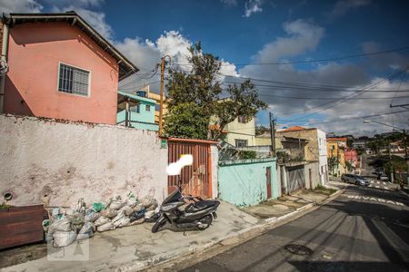 Casa à venda com 36m², 1 quarto e 1 vaga Casa à venda com 36m², 1 quarto e 1 vagaFachada