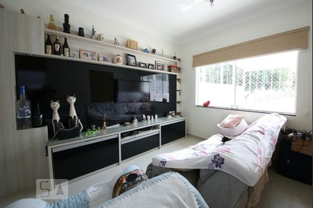 Sala de casa à venda com 3 quartos, 200m² em Vila Inglesa, São Paulo