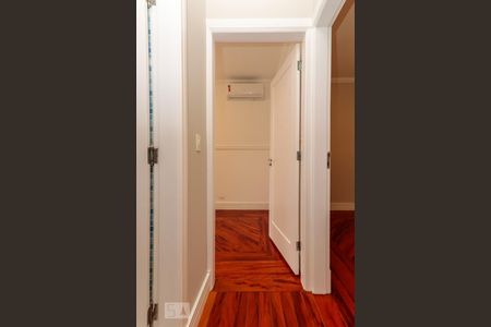 Casa à venda com 210m², 4 quartos e sem vagaCorredor