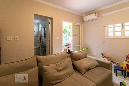 Casa à venda com 210m², 4 quartos e sem vagaSuíte