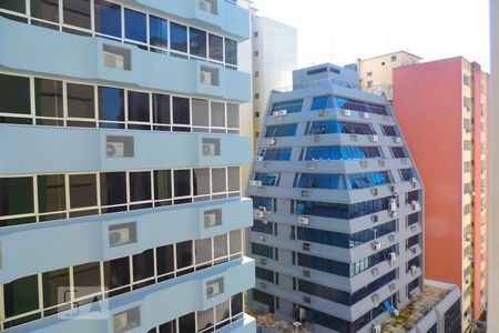Sala - Vista de apartamento para alugar com 2 quartos, 75m² em Centro, Florianópolis