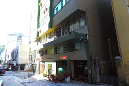 Apartamento para alugar com 75m², 2 quartos e sem vagaFachada