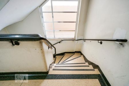 Apartamento à venda com 90m², 2 quartos e sem vagaEscada