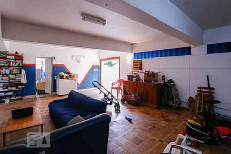 Casa à venda com 220m², 3 quartos e 4 vagasSalão de Festas