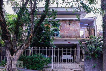 Casa à venda com 220m², 3 quartos e 4 vagasFachada