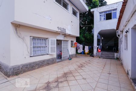 Casa à venda com 220m², 3 quartos e 4 vagasQuintal