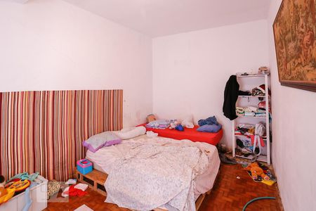 Casa à venda com 220m², 3 quartos e 4 vagasQuarto de Serviço