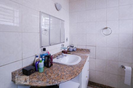 Casa à venda com 220m², 3 quartos e 4 vagasBanheiro Suíte