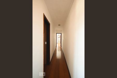 Corredor 2 de casa à venda com 3 quartos, 125m² em Vila Morse, São Paulo