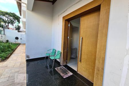 Varanda Sala de casa para alugar com 7 quartos, 260m² em Itapoã, Belo Horizonte