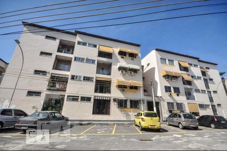 Apartamento à venda com 57m², 2 quartos e 1 vaga Apartamento à venda com 57m², 2 quartos e 1 vagaFachada