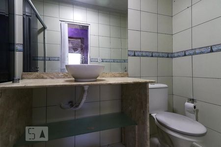 Casa à venda com 200m², 4 quartos e 6 vagasBanheiro da Suíte