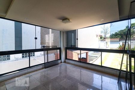 Casa à venda com 200m², 4 quartos e 6 vagasVaranda