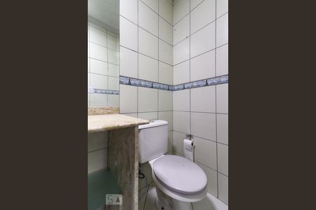 Casa à venda com 200m², 4 quartos e 6 vagasBanheiro da Suíte